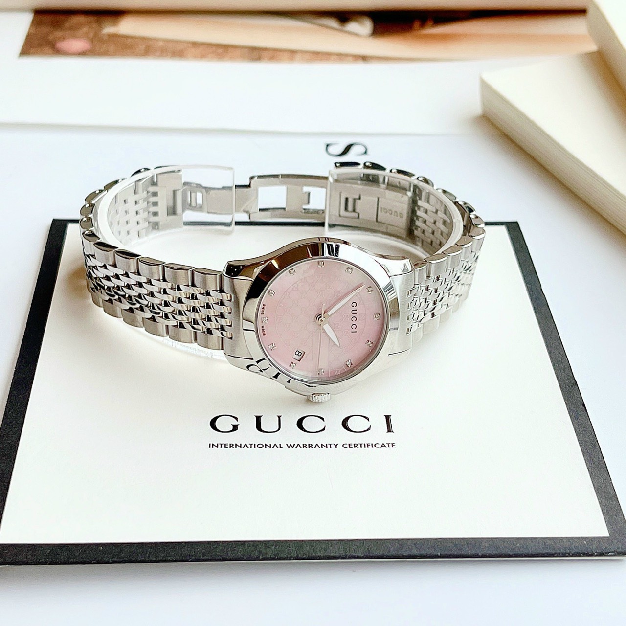 Đồng hồ nữ Gucci G-Timeless mặt hồng đính kim cương