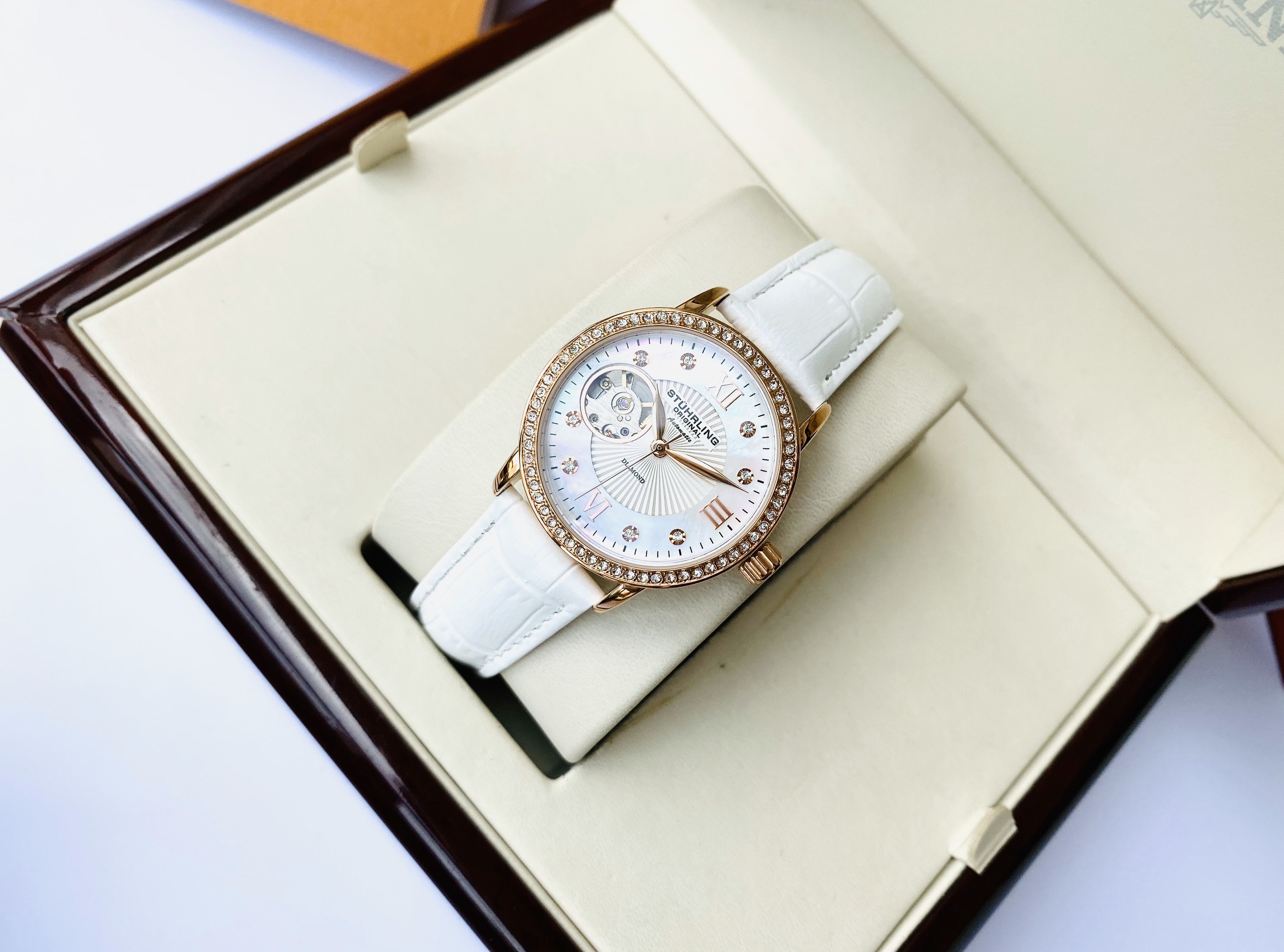 Đồng hồ nữ STUHRLING Legacy Women's Watch M15080
