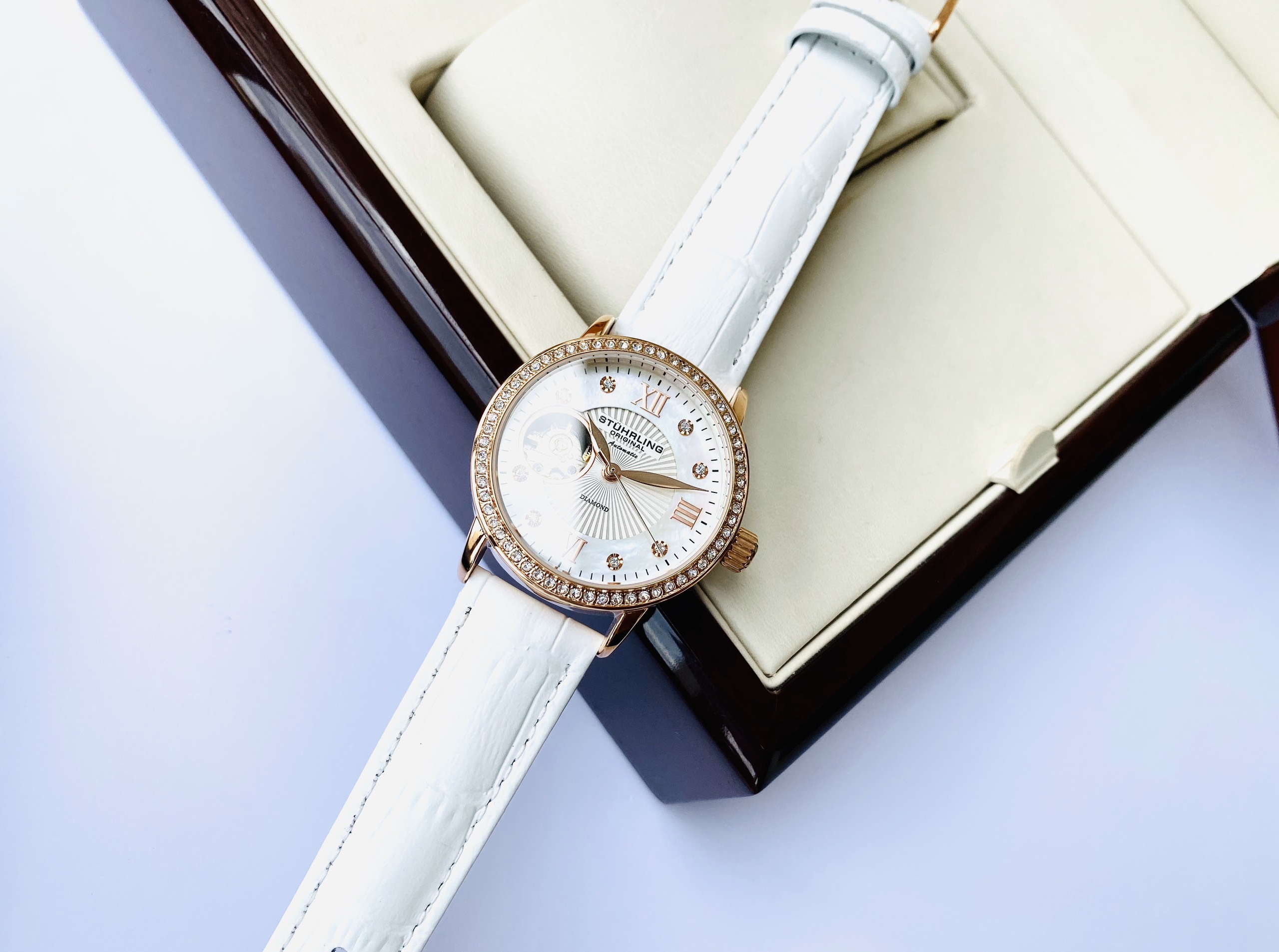 Đồng hồ nữ STUHRLING Legacy Women's Watch M15080