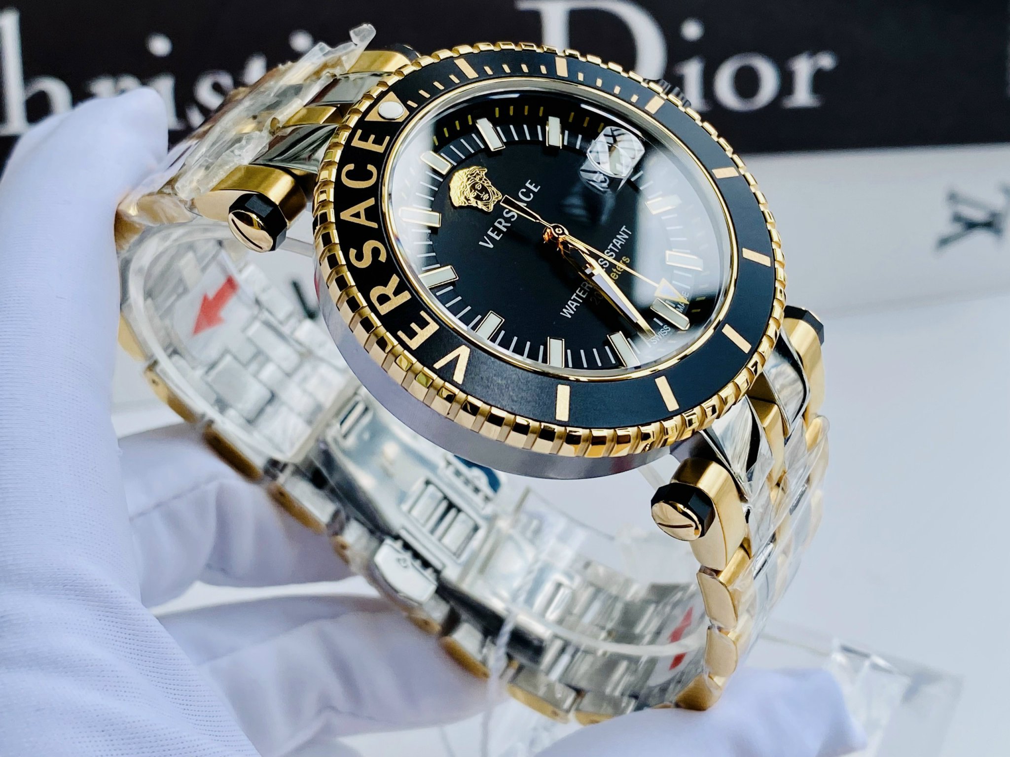 Đồng hồ nam Versace V Race Diver Black Dial Two Tone Men’s Watch #VEAK00518