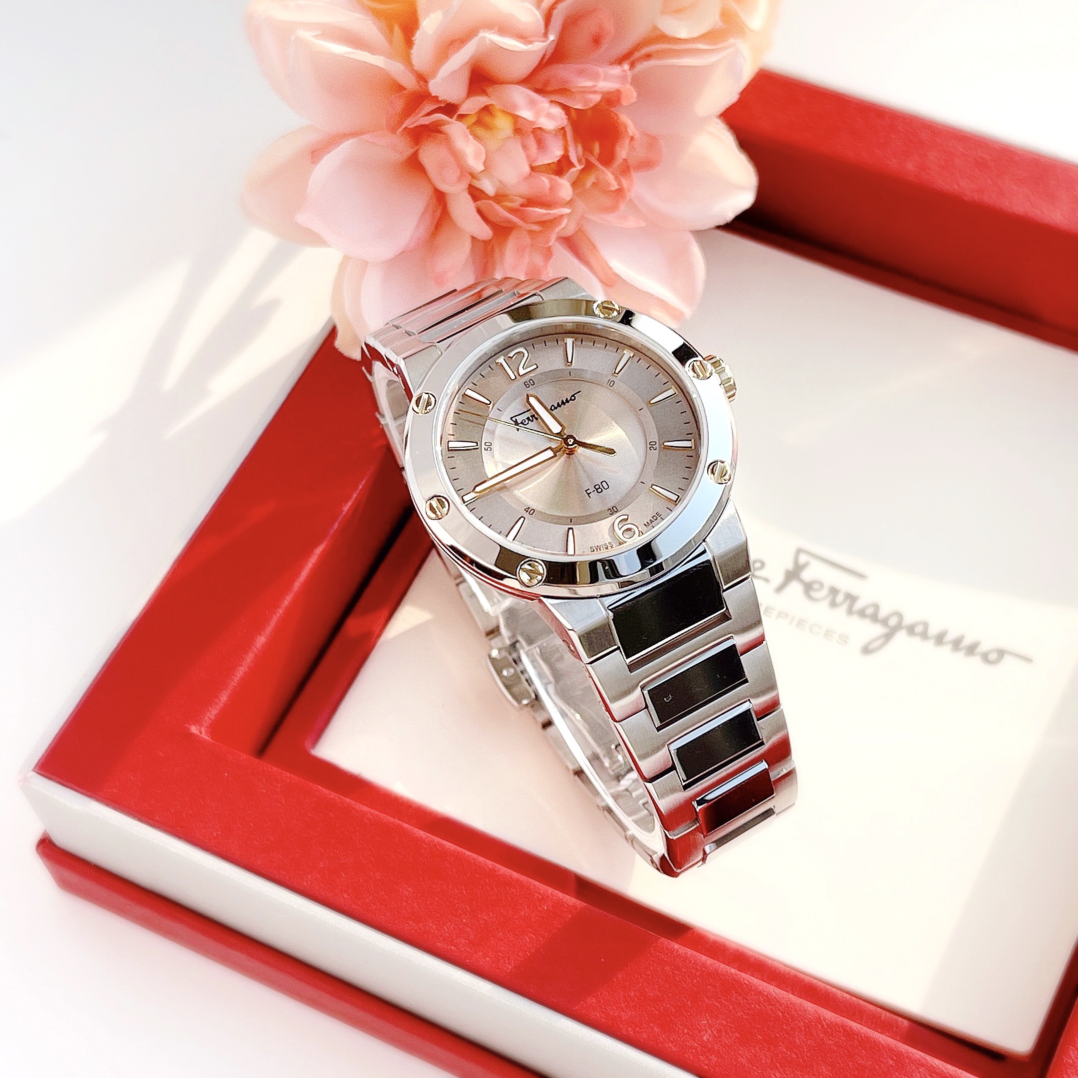 Đồng hồ nữ Salvatore Ferragamo F80 SFHX00320