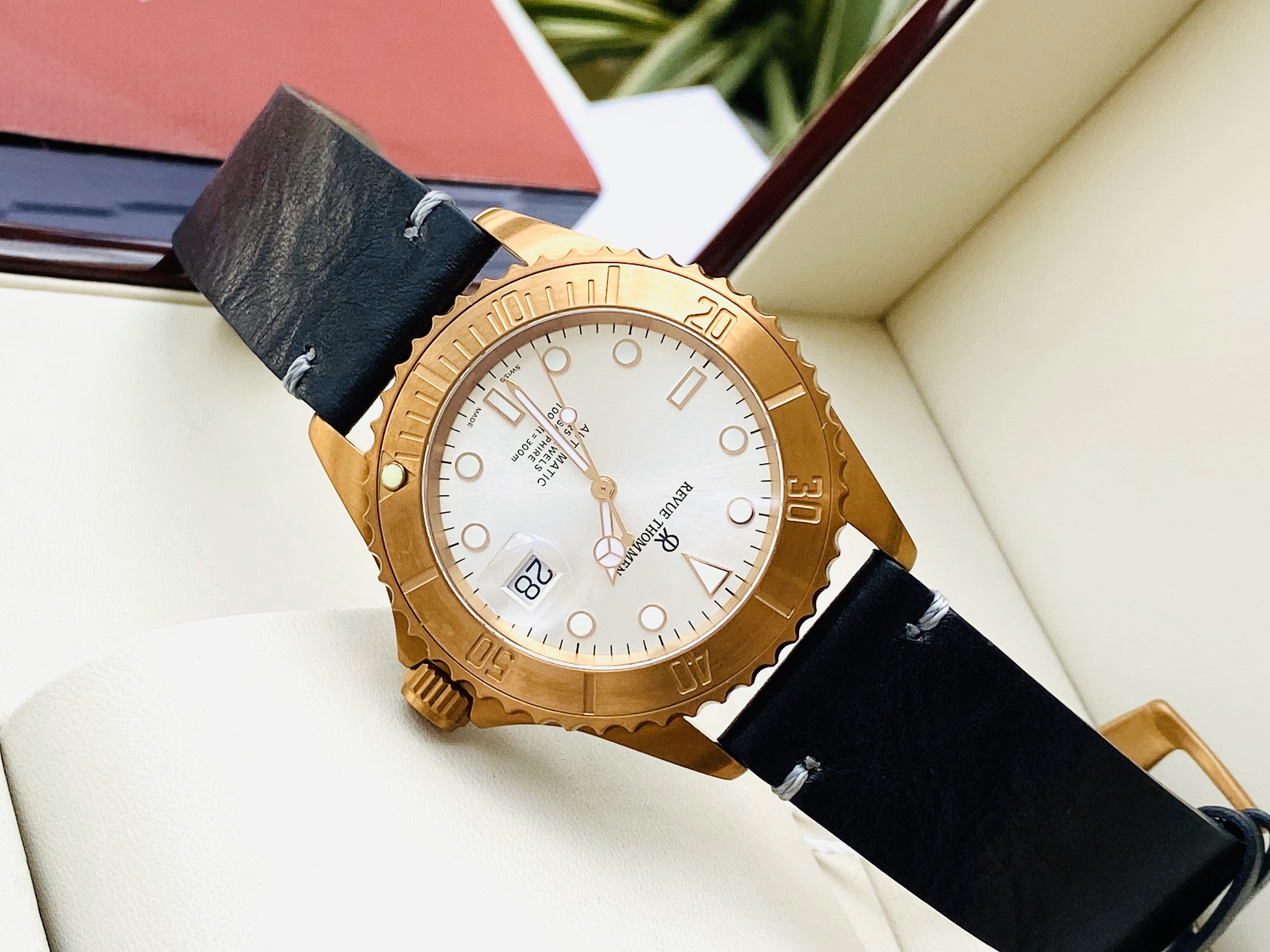 Đồng hồ nam REVUE THOMMEN Diver XL Automatic Silver Dial Men's Watch 17571.2592