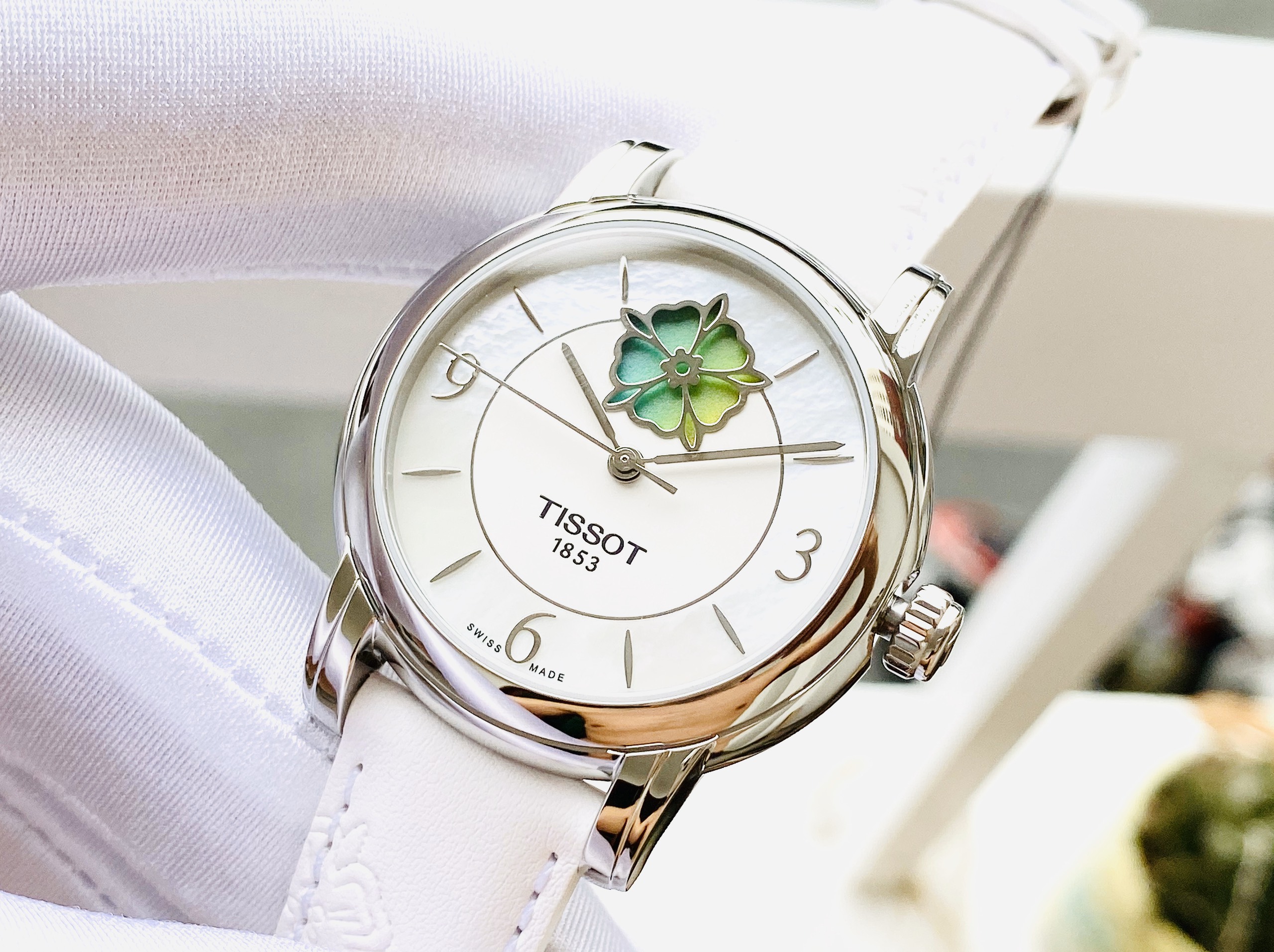 Đồng hồ nữ Tissot Lady Heart Flower T050.207.17.117.05