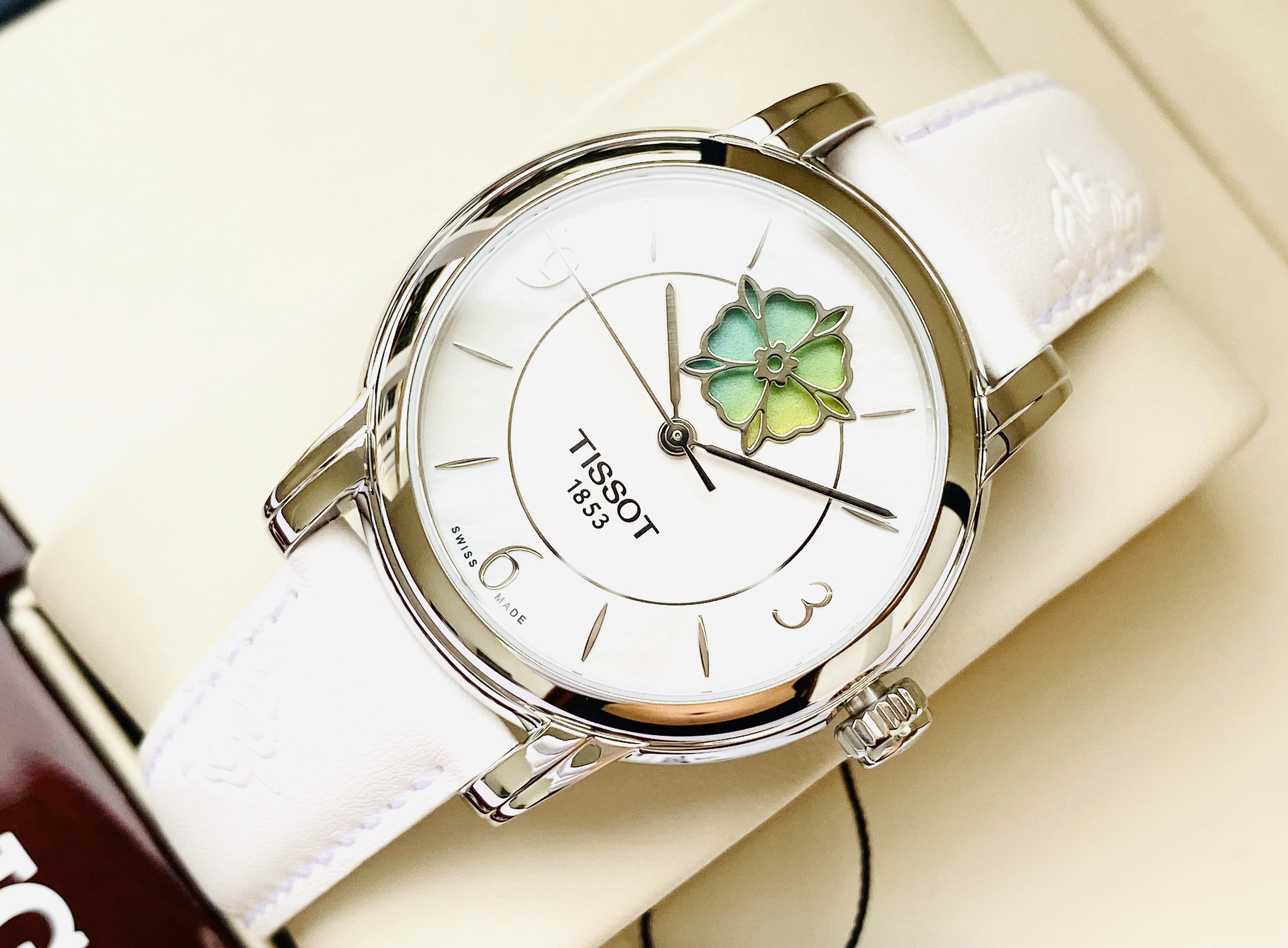 Đồng hồ nữ Tissot Lady Heart Flower T050.207.17.117.05