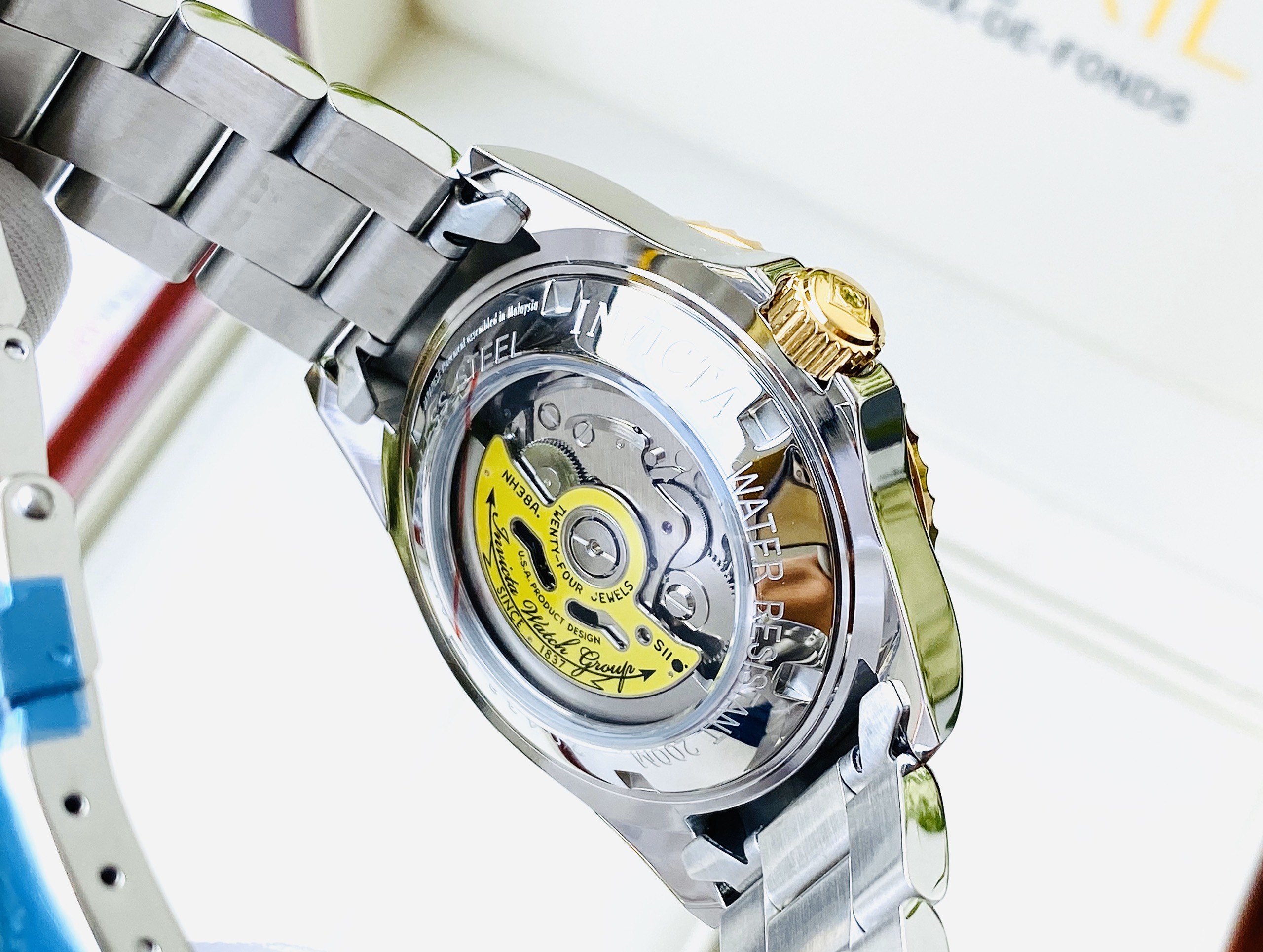 Đồng hồ nam 𝐈𝐍𝐕𝐈𝐂𝐓𝐀 Collection Quartz Gold-Tone 20438