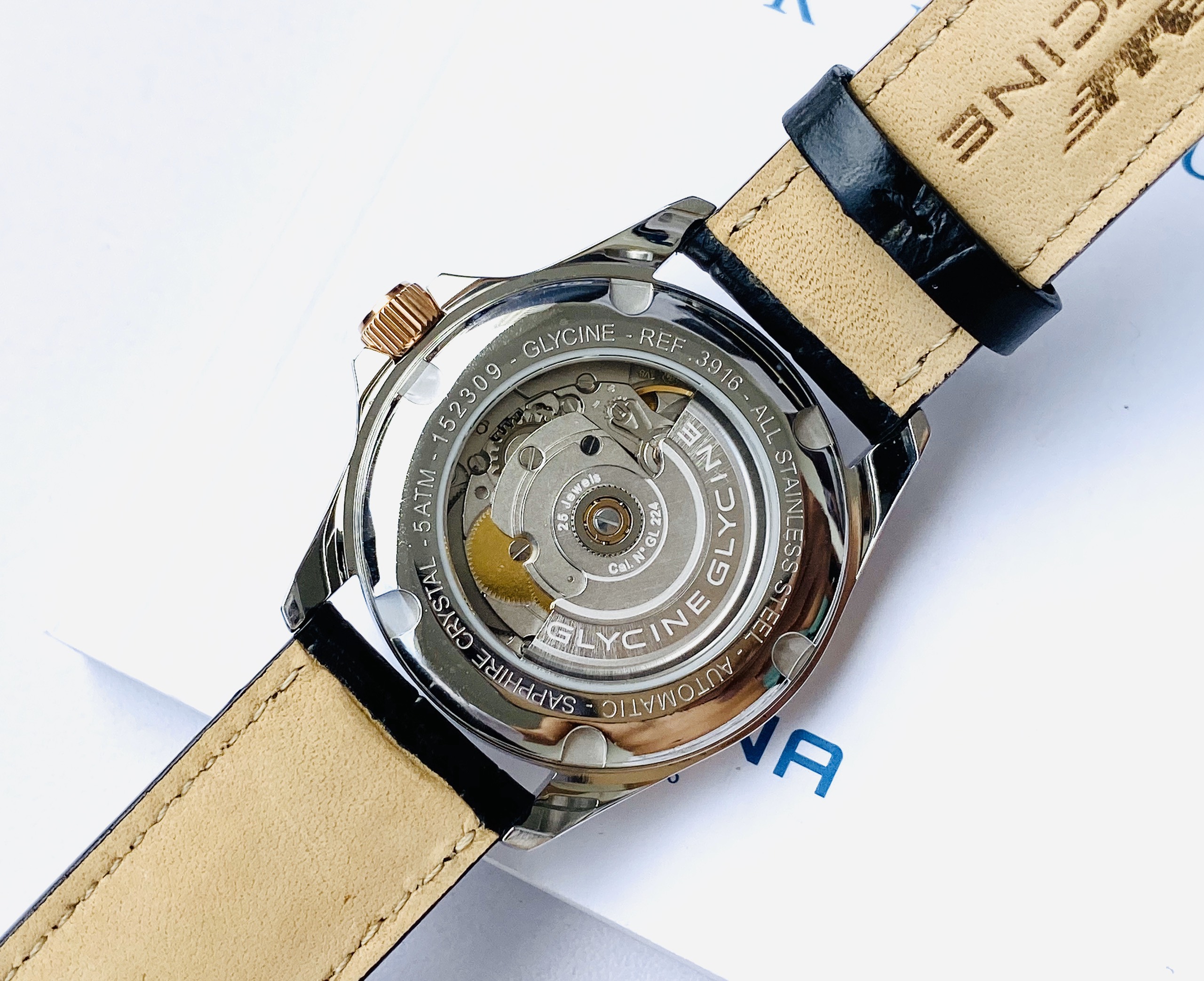 Đồng hồ nam Glycine SWISS MADE 3916.393.LBK9 Men's Combat 6 Classic Silver-Tone Automatic Watch