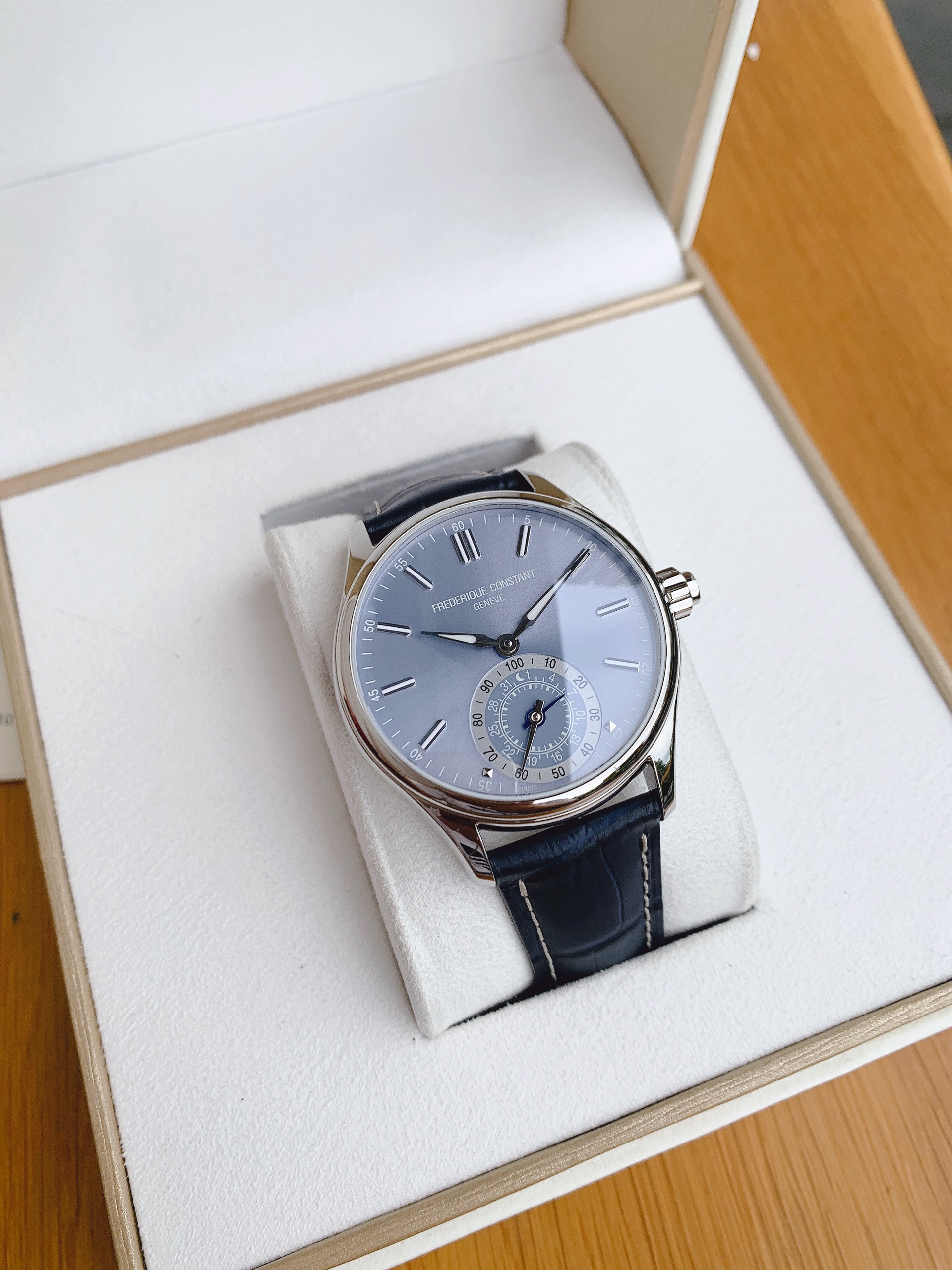 Đồng hồ nam Frederique Constant Geneve Horological Smartwatch Classics FC-285LNS5B6