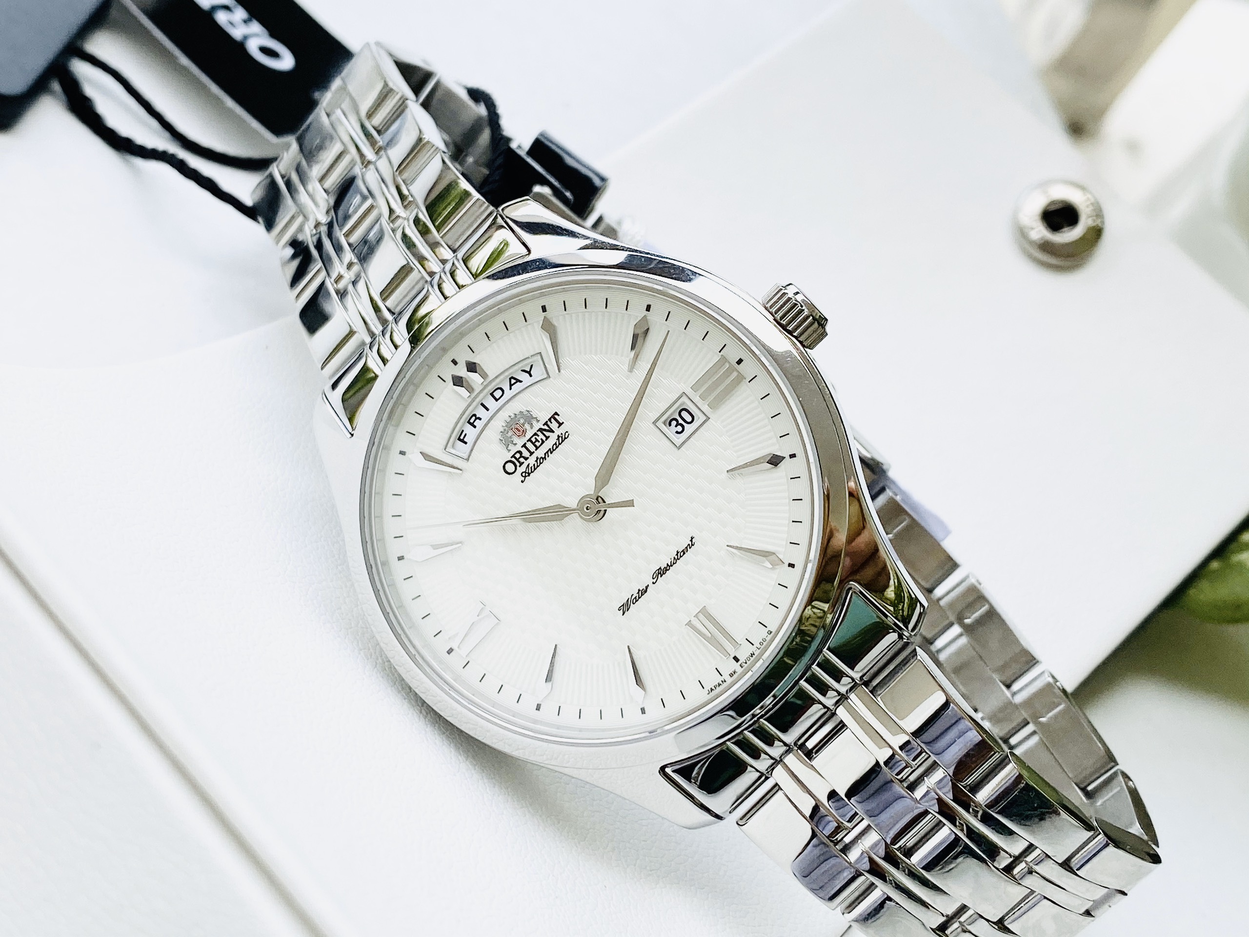 Đồng hồ Orient Automatic SEV0W003WH